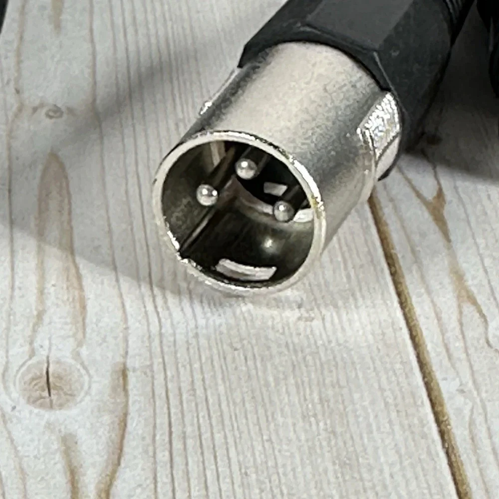 Black Handheld Dynamic Microphone Wired Professional High Quality 16 Foot Cable‎